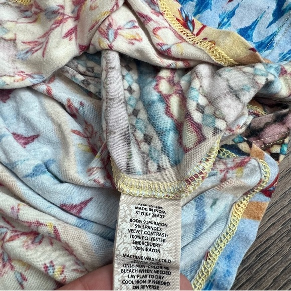 Soft Surroundings Embroidered Boho Tunic Top Medium Blue Multi Bell Sleeve - Picture 8 of 10